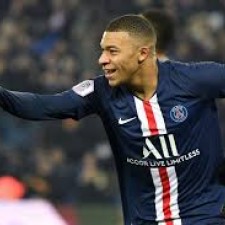 Ronaldo fait l'éloge de Mbappé en tant que grand joueur